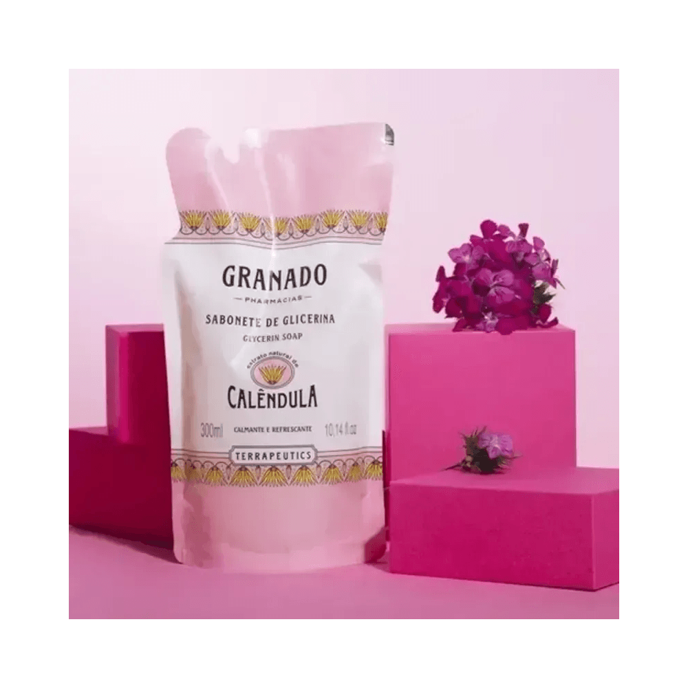 Refil Sabonete Líquido Granado Calêndula 300ml em cenário promocional