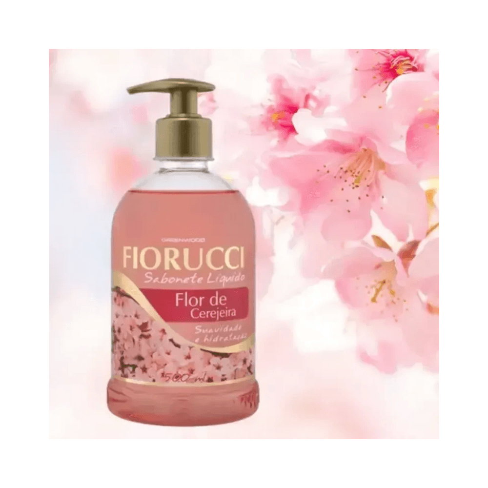 Composição com frasco e flores de cerejeira destacando a fragrância