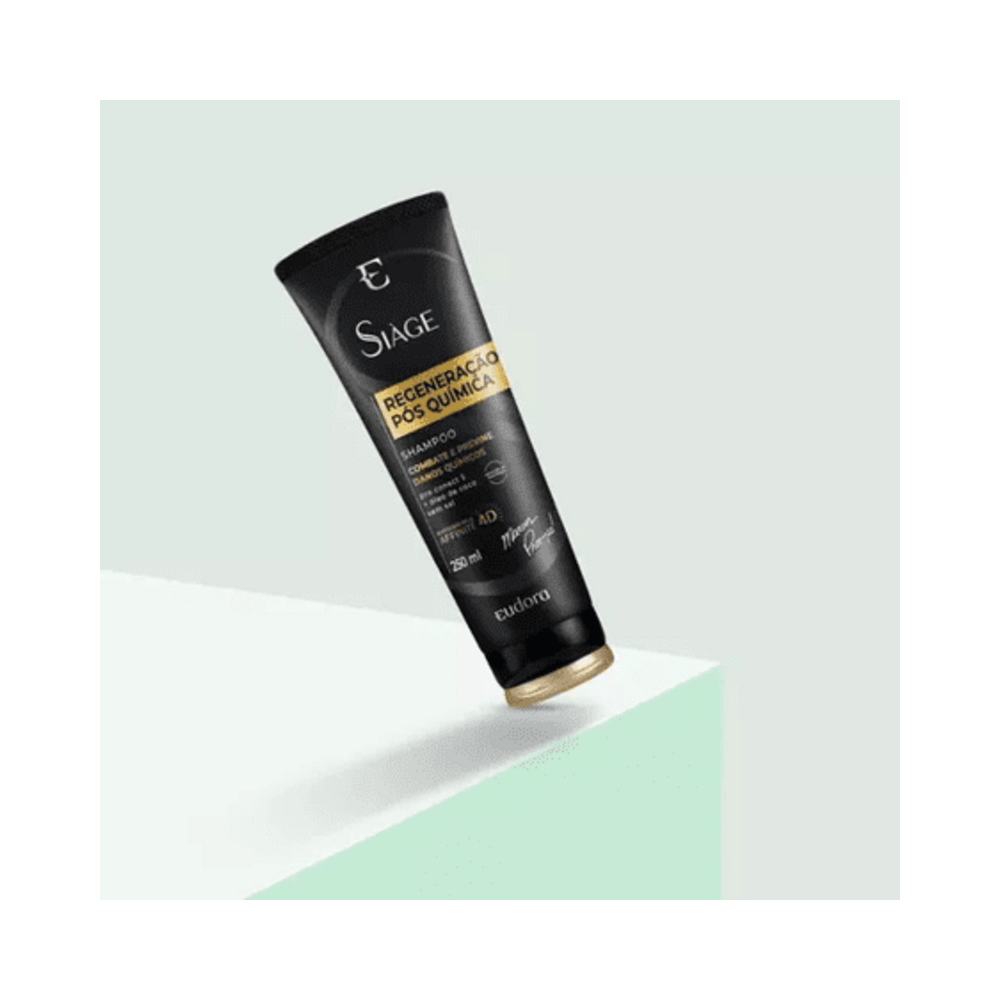 Shampoo Siàge Expert Regeneração Pós Química 250ml inclinado sobre fundo claro
