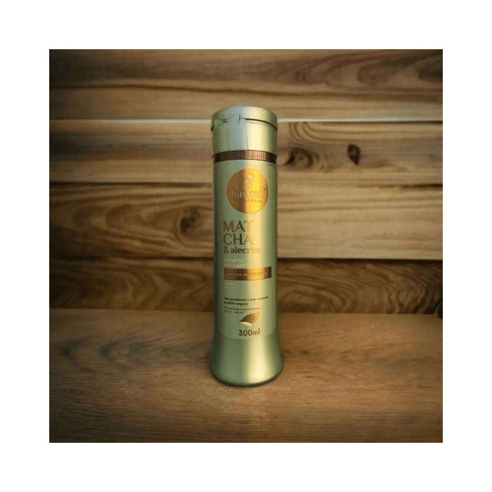 Shampoo Haskell Matcha & Alecrim 300ml sobre superfície de madeira, visual rústico