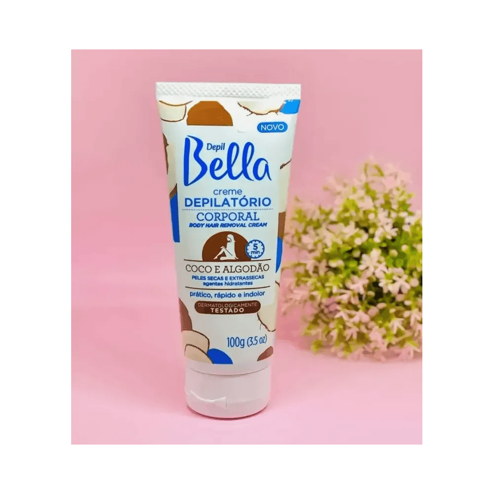 Tubo Depil Bella 100g em cenário com flores - rótulo Coco & Algodão
