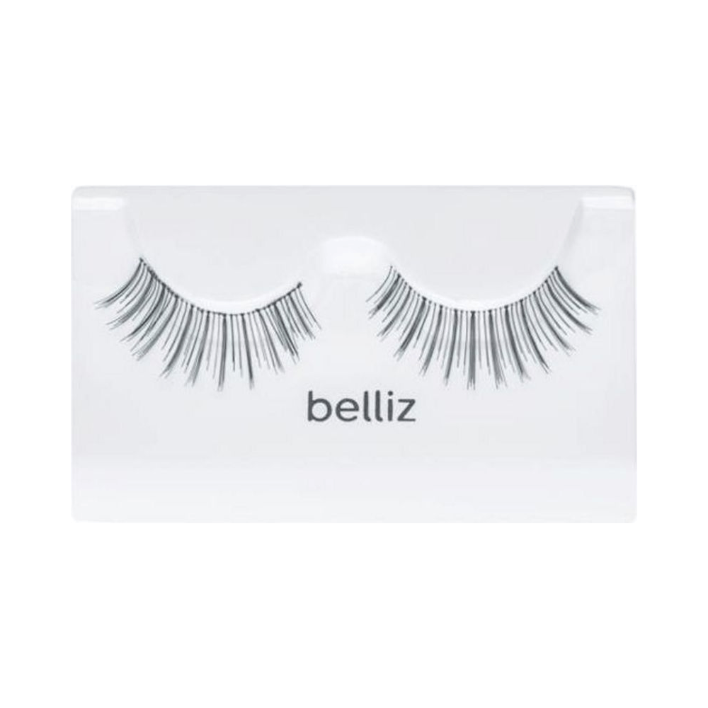 Par de cílios Belliz Hair Line 101 sobre base branca, design longo e natural