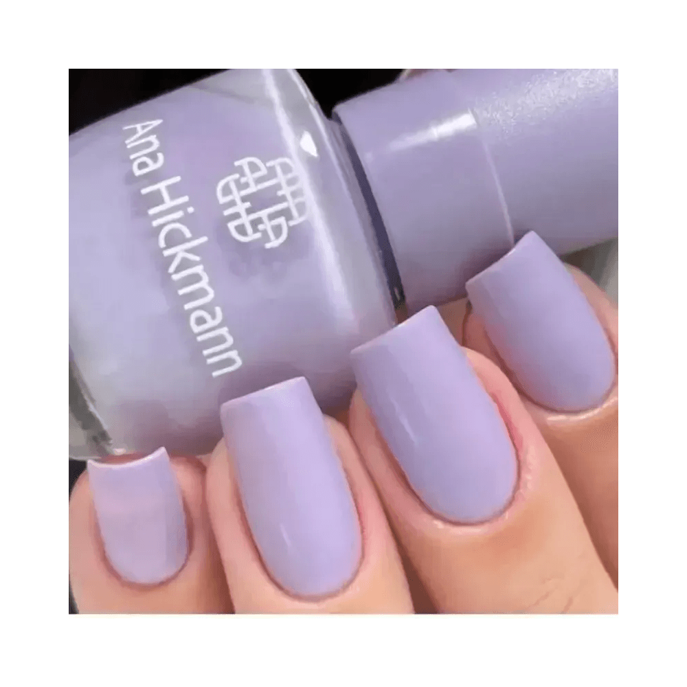 Esmalte Ana Hickmann Midushi aplicado nas unhas mostrando cobertura uniforme