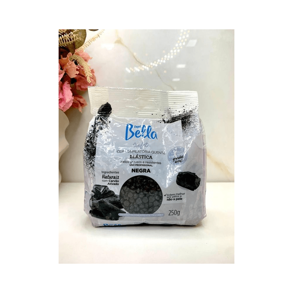 Saco com grânulos negros da Cera Confete Elástica Negra Depil Bella 250g
