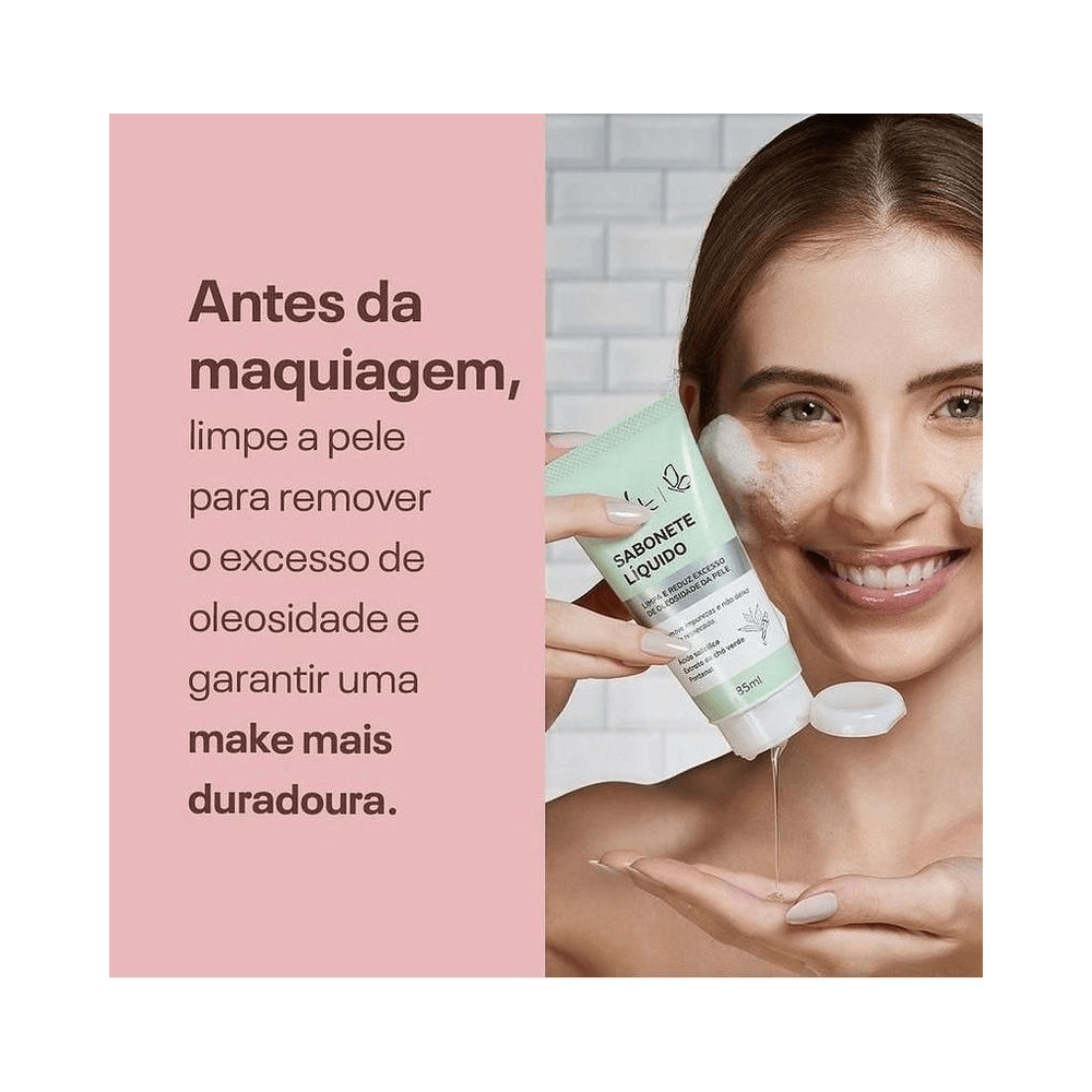 Aplicação do sabonete Vult Care na palma da mão com modelo - espuma suave no rosto