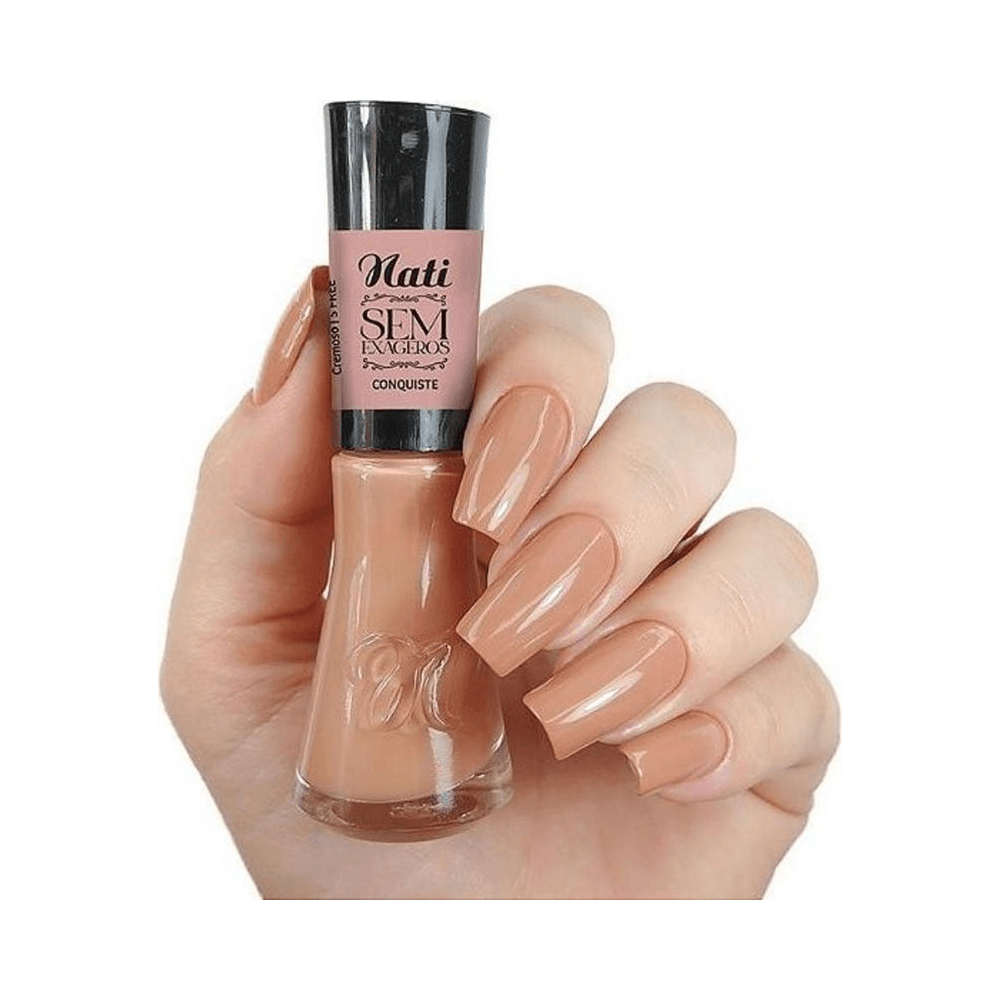 Aplicação do Esmalte Nati Conquiste em unhas