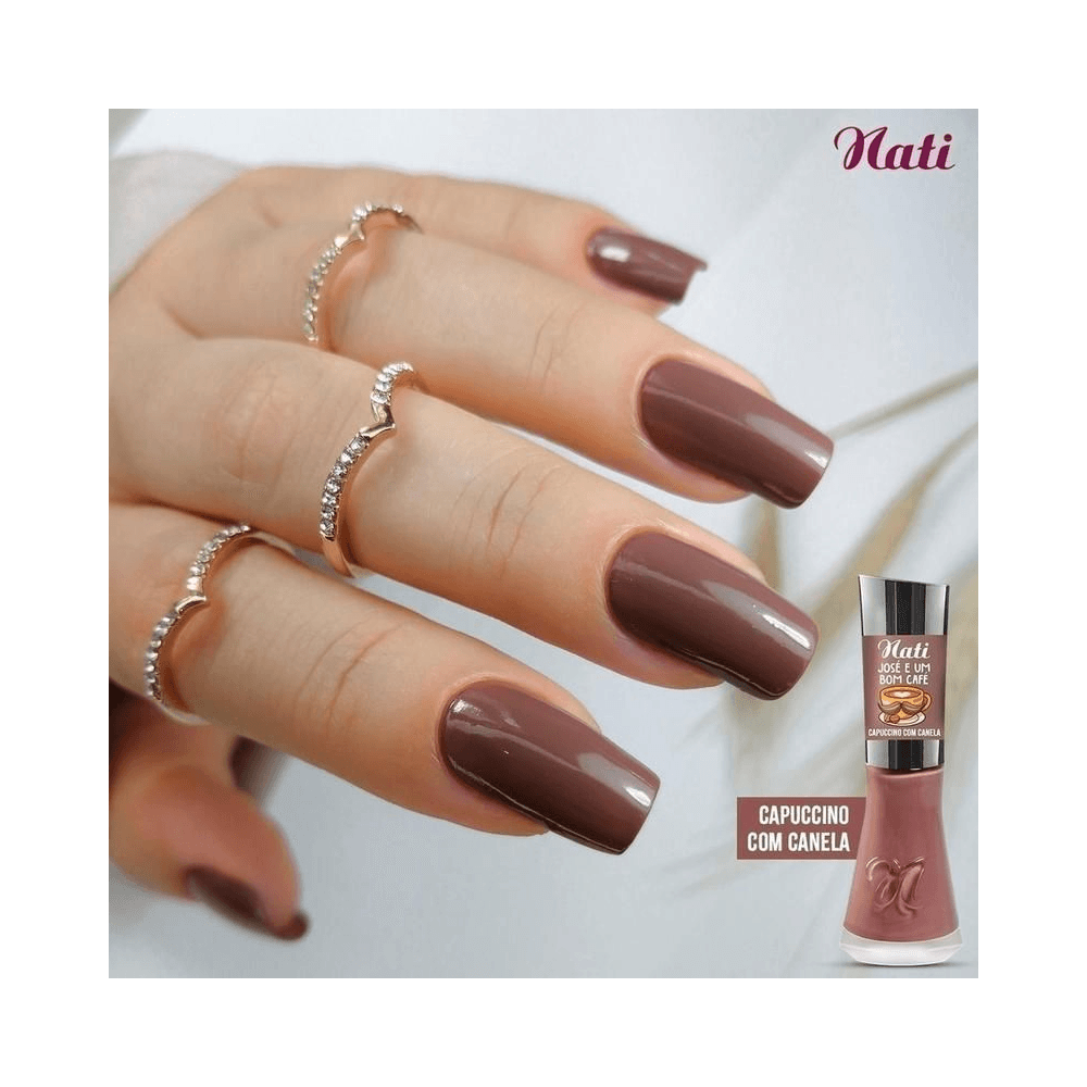 Unhas pintadas com Esmalte Nati Capuccino com Canela