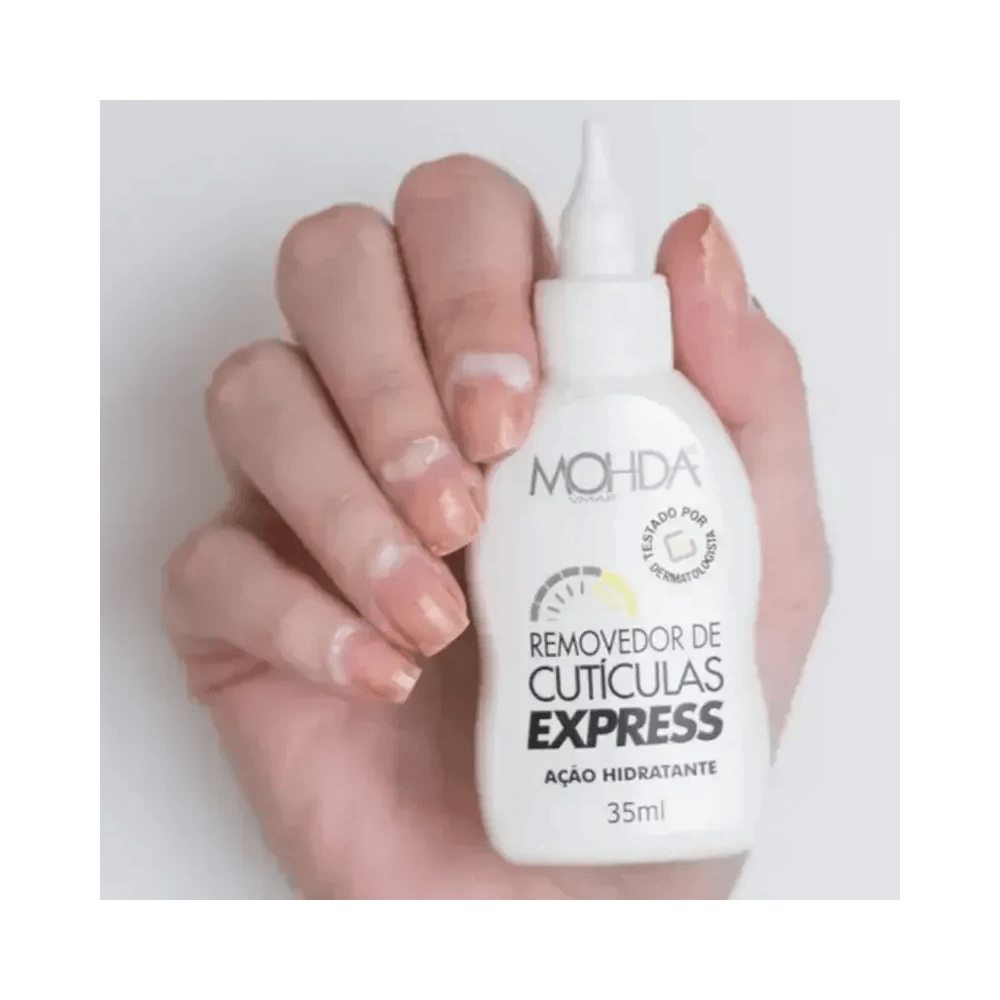 Frasco Mohda 35ml sendo segurado por mão com unhas naturais