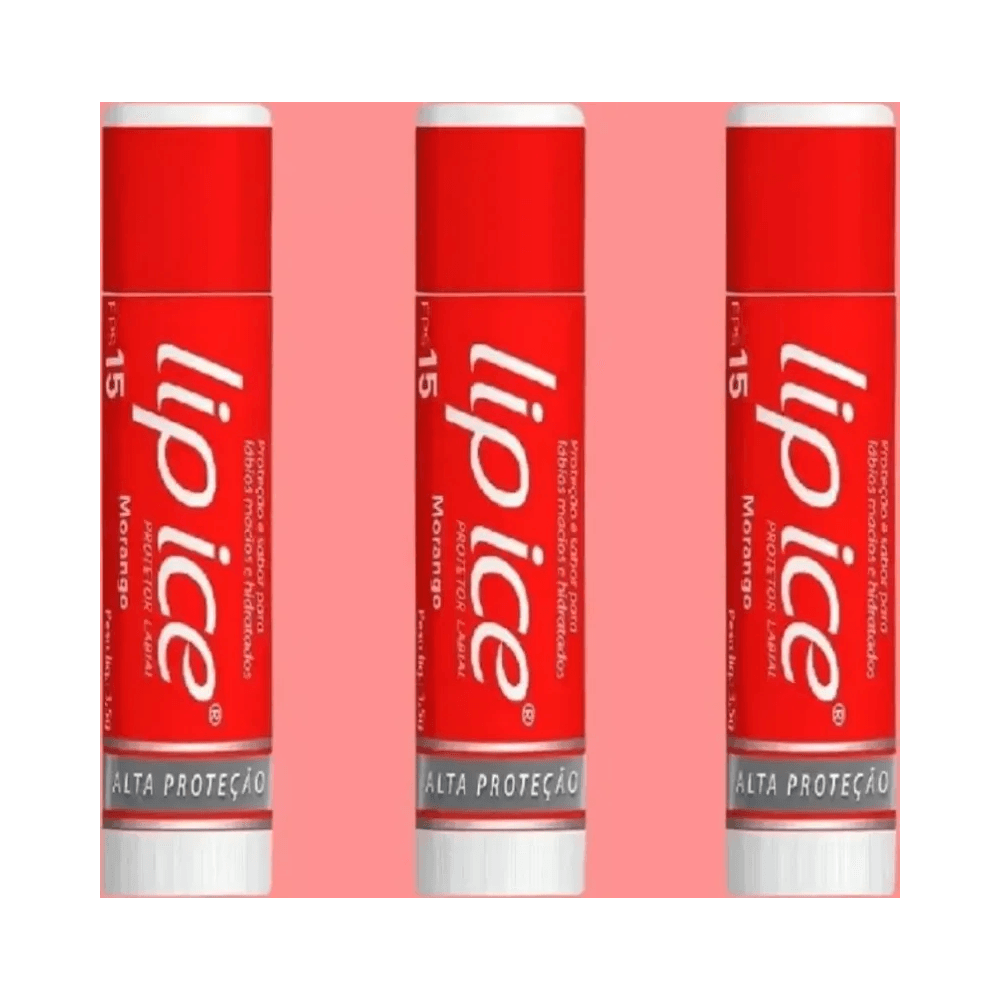 Trio de protetores labiais Lip Ice Morango alinhados sobre fundo rosa