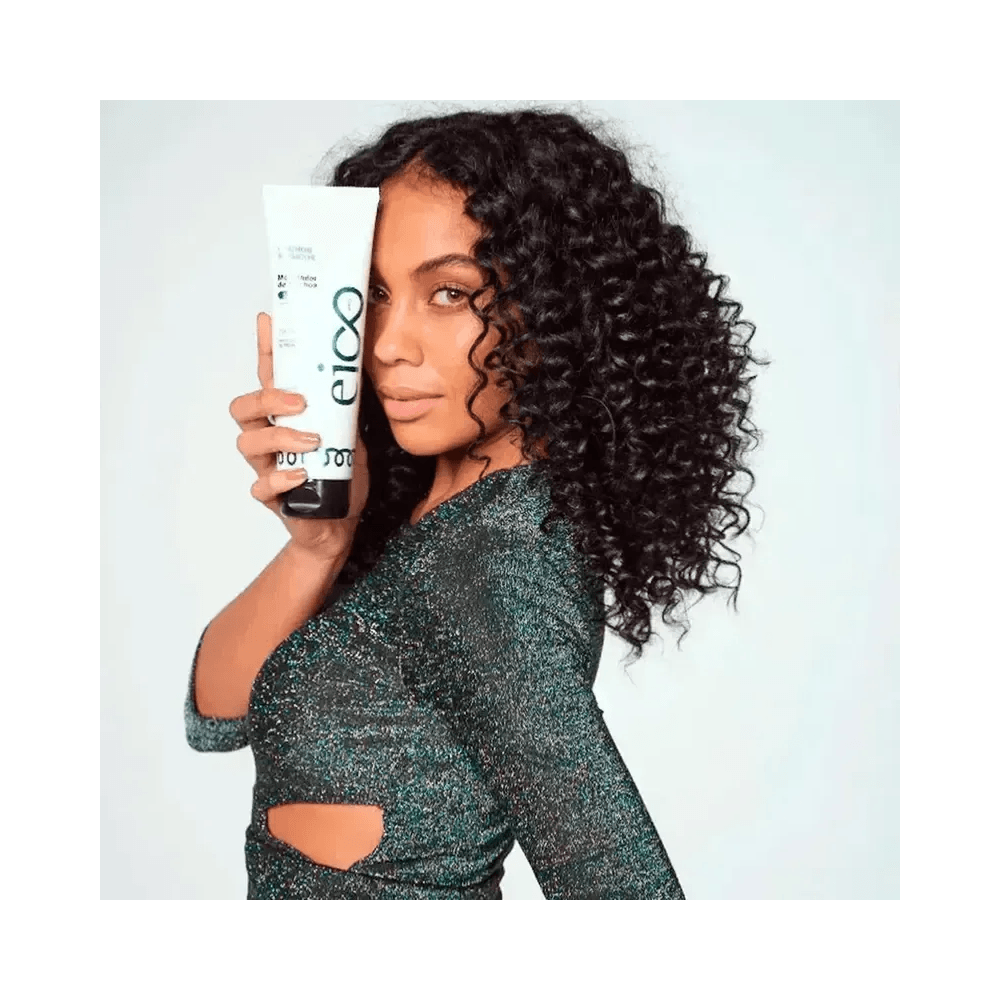 Uso do Modelador de Ondas Eico Professional em cabelo cacheado